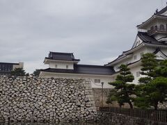 富山城へきました。
昔は川にかこまれていたので、浮城とよばれていたらしい。
残念ながらここは100名城ではないので、スタンプはなし。