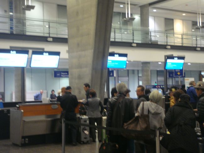 朝が早いのにたくさんの人たちが居ました。<br /><br />皆さん疲れ切ったご様子！