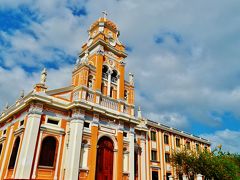 グラナダ市内の西端側にある教会、サルテヴァ教会（Iglesia de Xalteva)。元々スペインの占領時代に教会が建てられていたが、現在の姿に再建されたのは1921年の事。