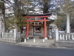 忍野浅間神社。今から１２００年前の大同２年(西暦８０７年)創建。