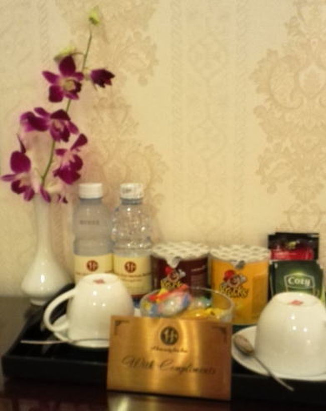 無料の水、ポテトチップス、コーヒー、はす茶、キャンディー。<br />充実してます。