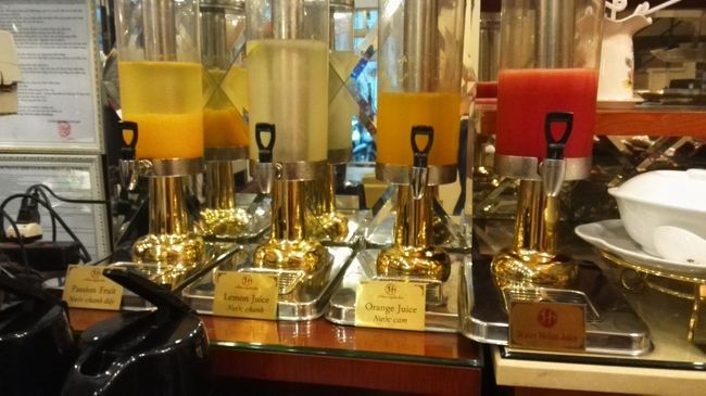 帰ってきた時にロビーで自由にドリンクが飲めるっていうのがイイね！<br />レモンジュースがサッパリで美味しかったー。<br />練乳を入れた濃いめのベトナムコーヒーも、外で飲まなくてもここで飲めば無料だから、カフェに行ったらアイスコーヒーをオーダーしていました。