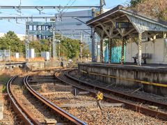 次の電車が来るまで、1時間時間があるので浅野駅周辺でぶらついてみましたが、特に興味がそそられる場所が無かったので、ホームで時間を潰します。
（1箇所駅周辺でよかったなと思った場所は、入舟小学校近くにが昔ながらの生活感を感じれる路地裏の景色があり素敵でした）