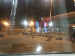 関空より上海浦東空港を乗り継いで厦門高崎空港着。
便遅延により夕方着が夜着に…。