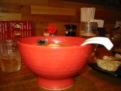 ３日目（熊本）
長崎〜爆走して、熊本へ
その晩は

【宿泊情報】
アスコツトホテル：６５００円（大２、小１）

に宿泊！！！写真がなかったので、ラーメンの写真で代行です。

夜は居酒屋さんの

【熊本のお店】
十徳や 安政町店 ：５２５９円
http://u.tabelog.com/k66/r/rvwdtl/2377048/

でした。
