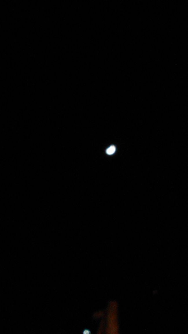 この月は東京でも、２５００年前でも今日と同じように見えただろう。