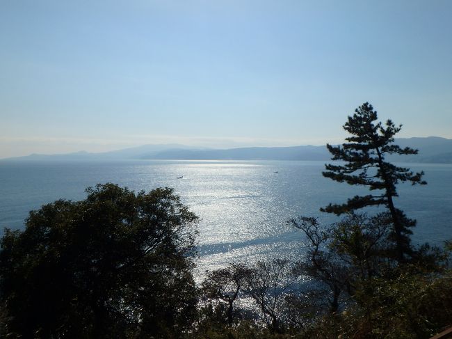 この絶景に出会えます。<br /><br />ここ一帯は、神奈川県立自然公園として保護されているんですね。<br /><br />http://www.pref.kanagawa.jp/cnt/f7594/p28103.html
