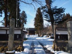 喜多方駅を挟んで、反対方向にある願成寺にやってきました。

おおお〜〜！雪景色だ〜〜！とすっごく嬉しくなる！