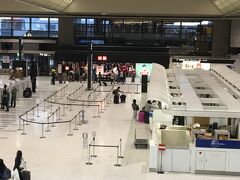 成田空港第２ターミナルに到着。
ＱＦ６２　ブリスベン行き　１９：３０出発。