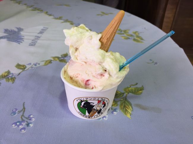 寒かったけどジェラートを頂きました。<br /><br />小田原レモンと苺を使ったジェラートをチョイス。<br />美味しかったですよ。<br />今度は暖かいときに食べたいな〜