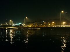 逆走

渋滞の反対側に向かうので
気持ち良いけど
寮からはどんどん離れて
潜水艦を目指してきたんですが
どこに隠れて居るのかな？