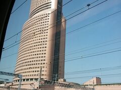 浜松駅。2015年のGW辺りに、V6のひとたちここのホテルに泊まって、寝起きドッキリとか撮影してたんだなあ…と一人感慨に耽っておりました。
（2015年に発売されたベストアルバムの初回特典映像の話）