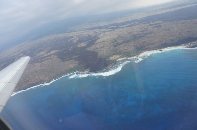 火山の島だっていうのが<br />上空からだとよくわかりました。<br /><br />海もやっぱりきれいね。