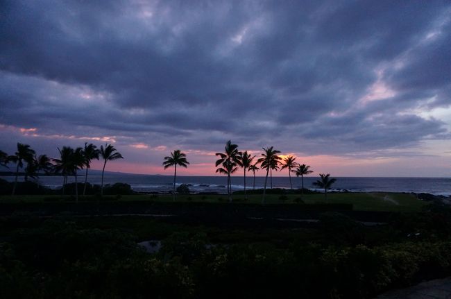 ホテルはヒルトンに滞在。<br /><br />夕食のレストランに向かう途中でサンセットの名残。。。