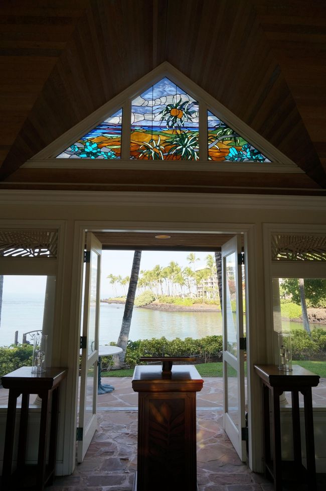 チャペルもありました。<br /><br />ステンドグラスが南国チック。