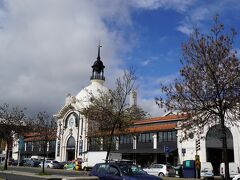 リベイラ市場到着です。
100年以上の歴史がある市場ですが、2年前にグルメ市場としてリニューアルオープンしました。