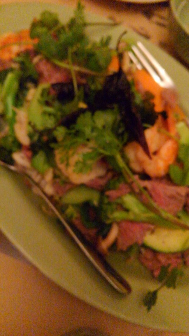 蝦と牛肉の炒めフォーも食べて、お腹一杯★