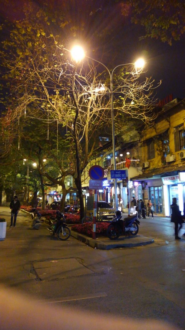 その後は腹ごなしをかねて夜の街をお散歩♪