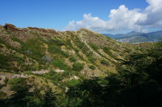 今回の旅の母のリクエスト。<br /><br />ダイヤモンドヘッドに登りたい。