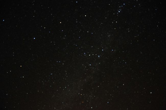 星空も、<br />鳥肌立つ満天の星を見れました。<br />ちょうど新月でよかったみたい。<br /><br />地平線からずわっと全部星。<br />時間がたつと星が昇ってきて、、、<br />星を眺めて地球の自転を感じる体験できました。<br /><br />ガイドさんのカメラで私のＳＤカード入れて写真撮ってくれました。<br />お世話になったガイドさん、ありがとうございました。<br />