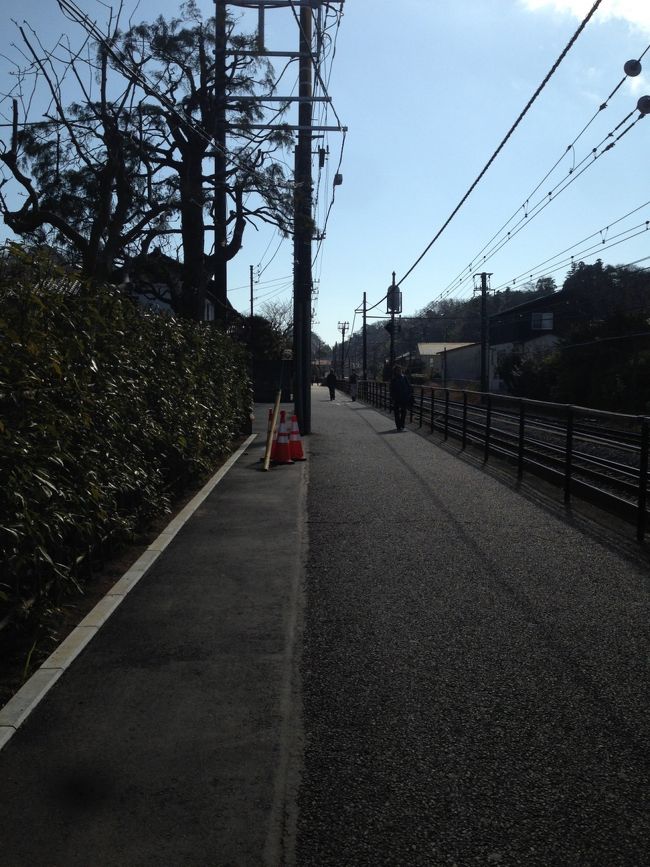 線路沿いを15分ほど歩くと