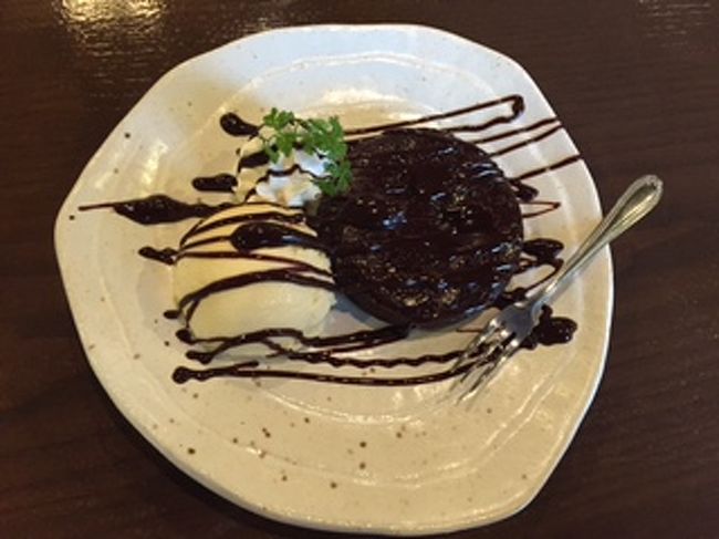 フォンダンショコラ♪<br />思ったより大きくて，おいしかったですよ！<br />3時頃だたのでお客さんは少なく，ほぼ貸し切り．