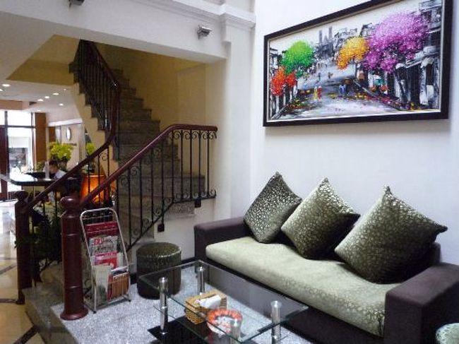 間口が狭くて奥に長いベトナムによくあるタイプの建物。間口で税額を決めていたから皆さん小さくされた名残でしょう。