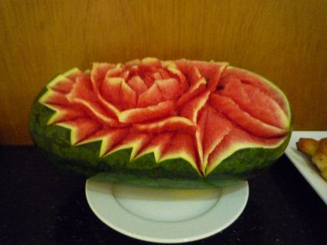 カービングフルーツがお出迎え。<br />