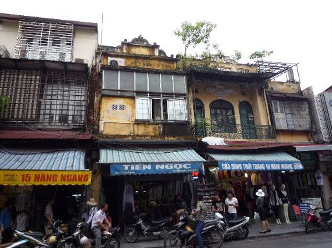 たくさんオーダーしたから昼過ぎに取りに行くことにして、フォー屋さんまで小走りで。<br />