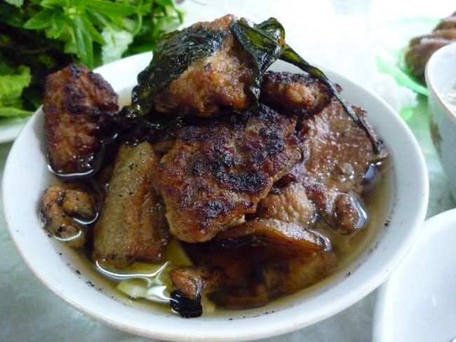 お肉が香ばしいて、スープはあっさりで食べやすいです。