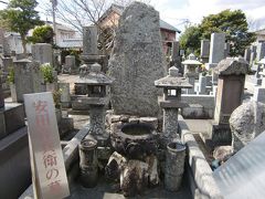 境内には明智光秀の重臣、安田作兵衛の墓があります。

本能寺の変で、織田信長公を追い込んだ人物です。

その後、初代唐津藩主、寺沢志摩守仕えて、唐津で亡くなったとのことです。