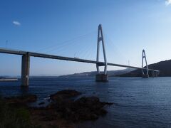 時間余ったんでついでに大島大橋にも行ってみましたっ
ここ昔は有料やったのにタダなってんですね〜
車スカスカやしこの辺の海めっちゃキレーでしたよっヽ(^O^)丿