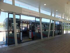 　Mycitiというバスで中心部のシビックセンターへ。バス乗り場が駅のようになっていて、プリペイド式のチケットを購入して自動改札を通らないと入れないシステム、なので治安は大丈夫と思う。