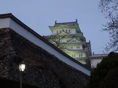 姫路に到着。とりあえずお城のライトアップを見に行きました。