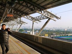 高鐵台中駅に到着しました。いいお天気です。［7：26］