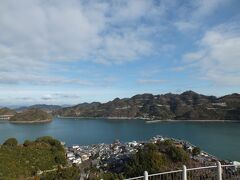 歴史の見える丘公園から見た岡村島の最高峰・甲ノ峰から北部