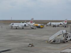 奄美大島空港へは成田空港から2時間半ですね。沖縄の手前に奄美大島です。