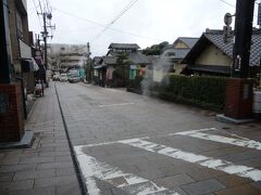 タクシーで鉄輪（かんなわ）温泉に来ました。
「別府温泉」とは言わないんだね、初めて知った。