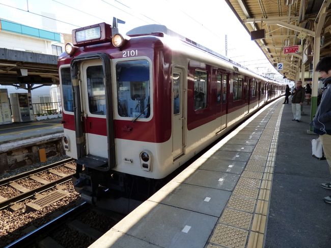 あとから入ってきた名古屋行き近鉄２６００系普通電車に乗りました