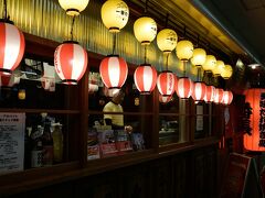 今から夕食といきましょう。
上田電鉄の駅中にある焼き鳥屋さん。