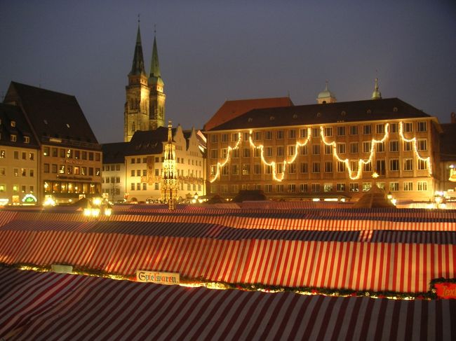 日が暮れたクリスマスマルクト