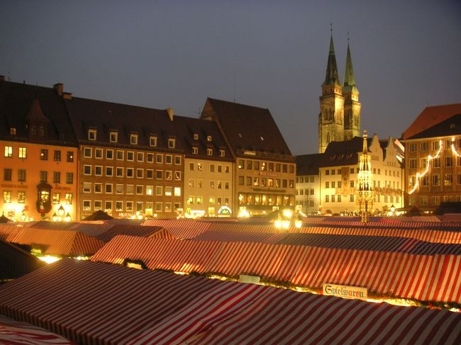 日が暮れたクリスマスマルクト（もう一枚）