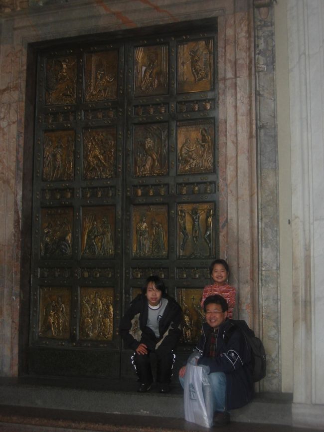 とにかく膨大な美術品に圧倒されました。