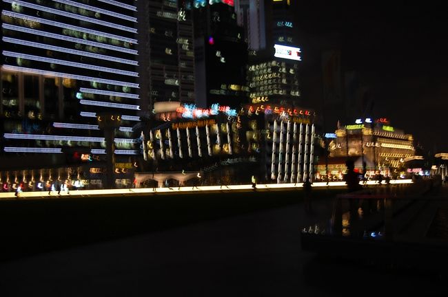 ライトアップショウを見てフラトンベイホテルに有るランタンに移動