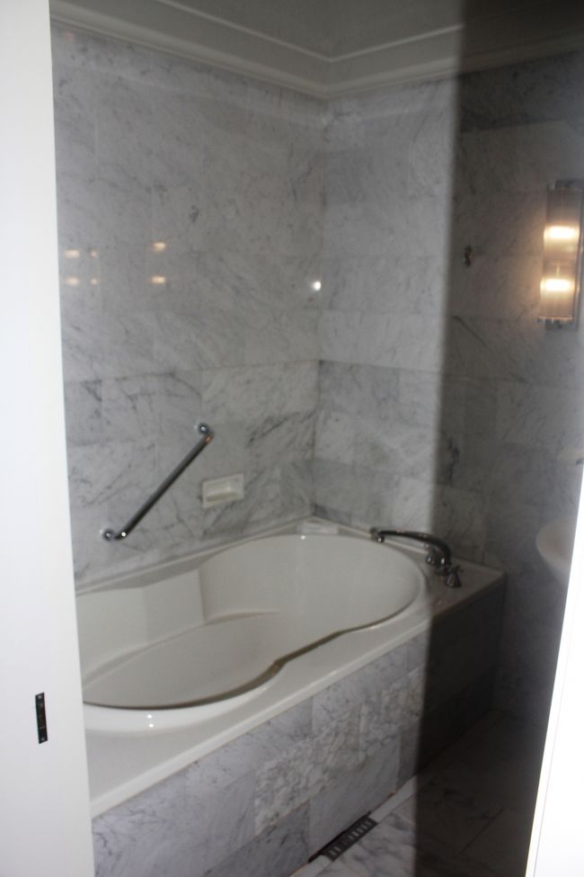 ＡＮＡインターコンチネンタル石垣リゾート<br /><br />タワーウィング6階〜8階　オーシャビュー・バルコニー付のバスルーム