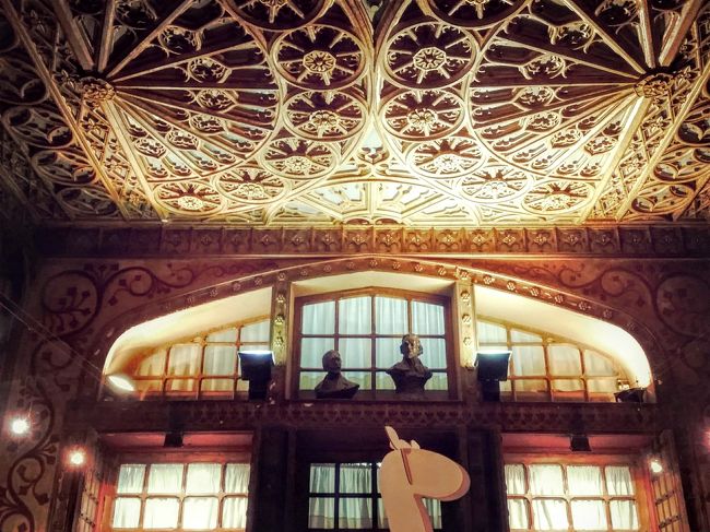 天井部分の装飾もきれい