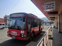 １０時にお宿をチェックアウト。
バスセンターまで送ってもらい、
１０時１２分のバスで武雄温泉駅を目指します。
６６０円也