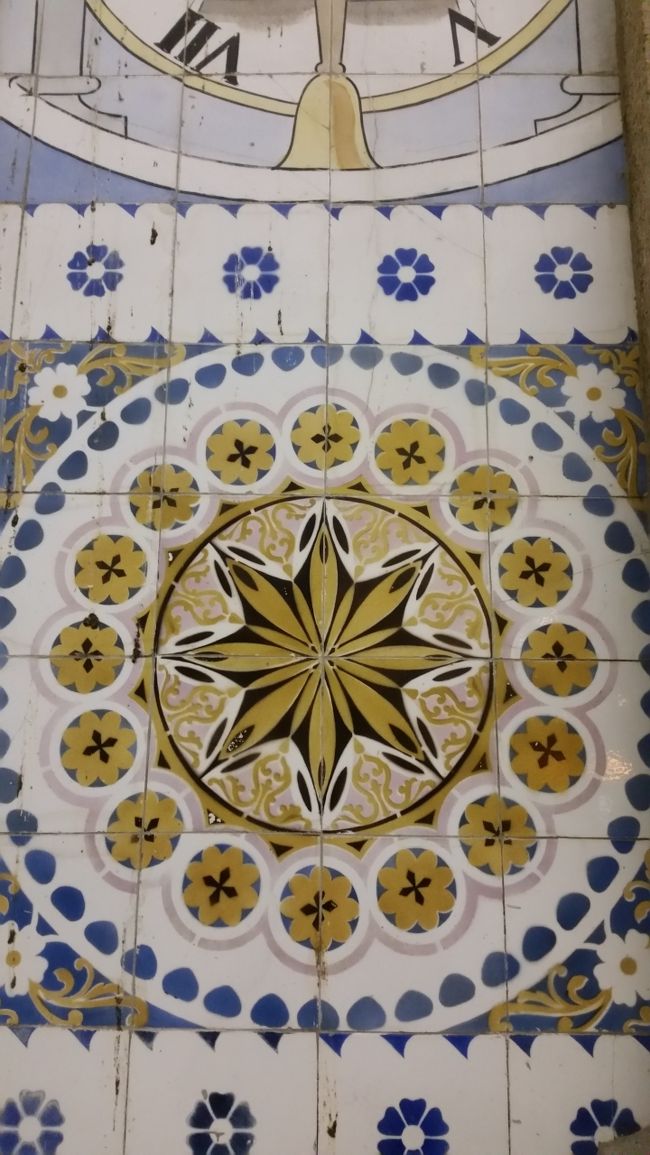 このあとゲストハウス近くのスーパーで夜ご飯にパン、ハム、チーズ、ワインを買ったけど部屋に戻ってベッドに座ったとたん疲れがでてメイクも落とさずに寝落ち…