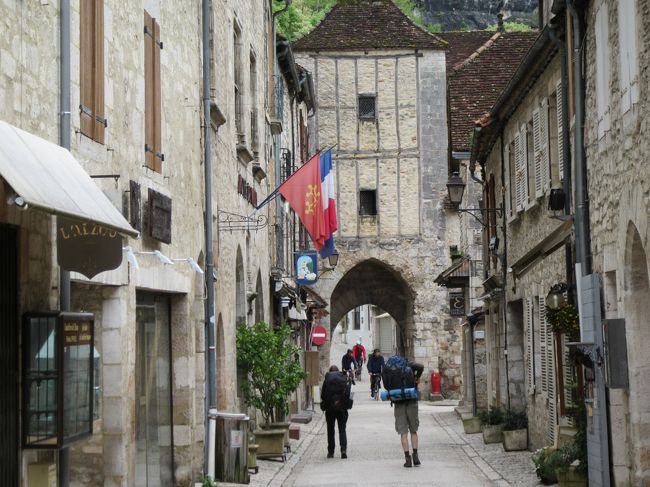 お気をつけて。<br />巡礼地をめぐる旅、一生の思い出になるでしょうね。<br />