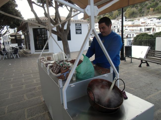 アーモンドにはちみつを絡ませて　美味しかった。<br />ここの名物だそうです